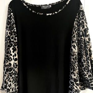 Bat winged ladies top black with animal print